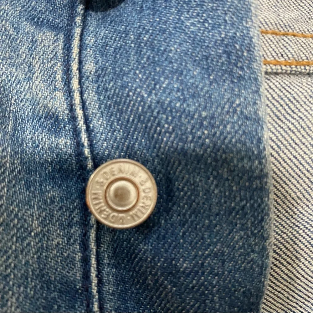 H&M &Denim Men’s 33 Waist Vintage Skinny Destroyed Distressed Used Condition
